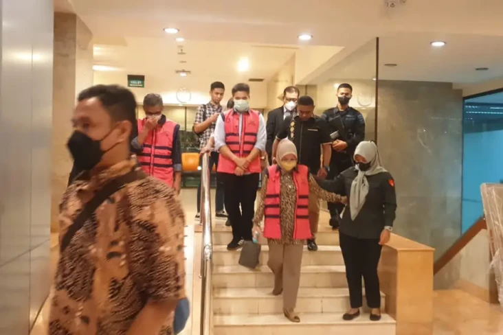 Kejati DKI Tahan 3 Tersangka...
