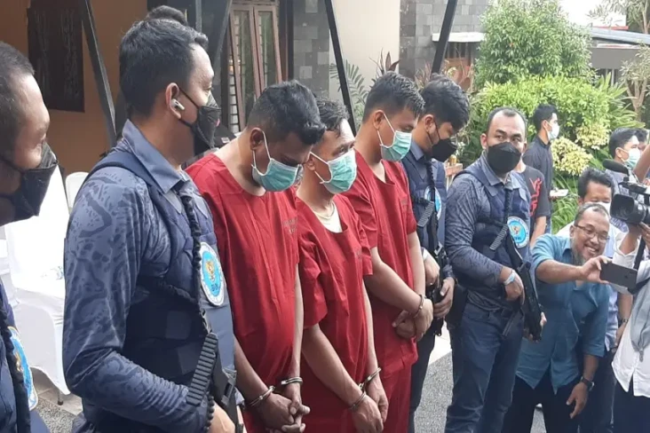 BNNP Kepri Gerebek Pabrik...