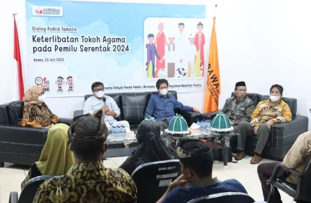 Bawaslu Lutim Gandeng...