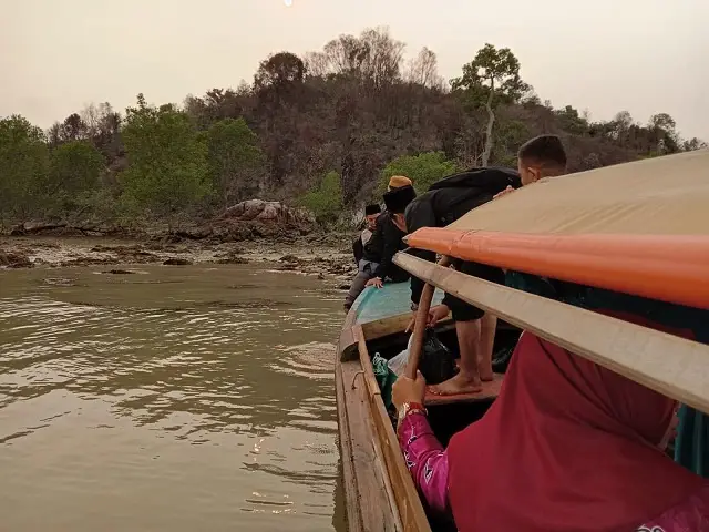 Kisah Siswa di Pulau...