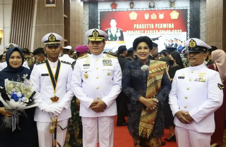 Bangganya Serda Zainul,...