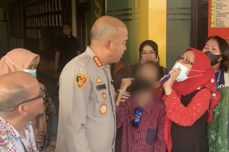 Hasil Visum Anak Dirantai...
