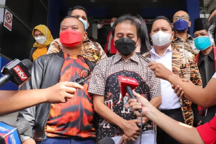 Sudah 10 Jam Lebih,...