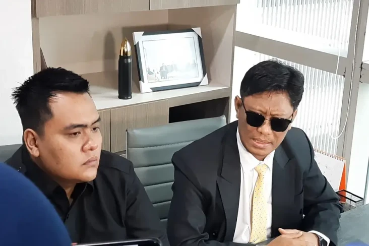 Berseteru dengan Nikita...