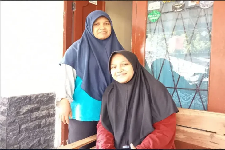 Kisah Dewi, Masuk UNY...