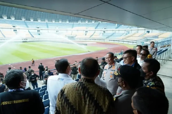 Polda Jabar Razia dan...