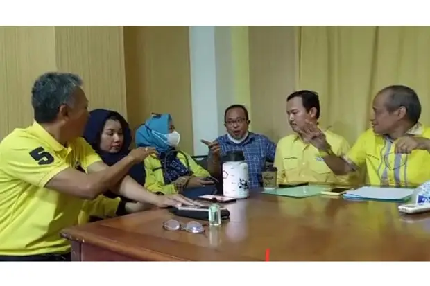 Rapat Pleno Tanpa Taufan...