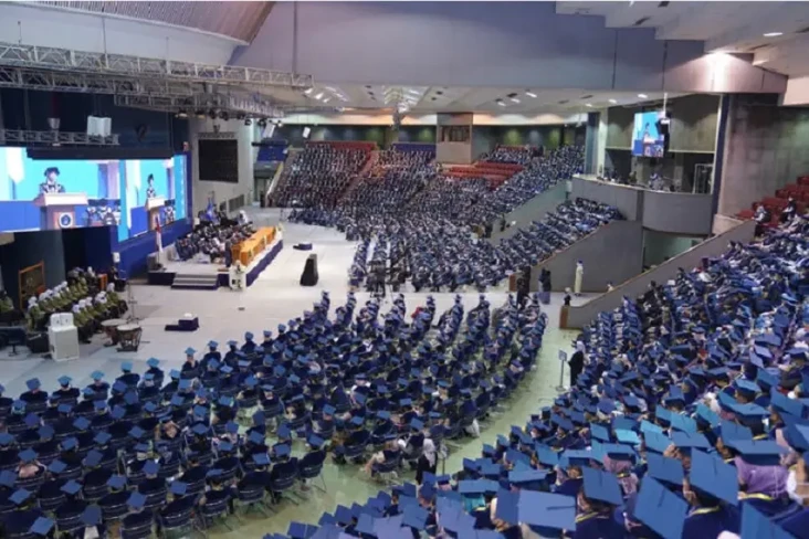 Wisuda Luring Pertama...