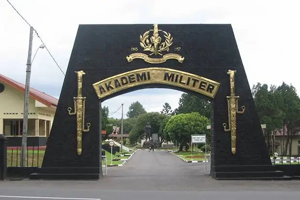 Sejarah Akademi Militer...