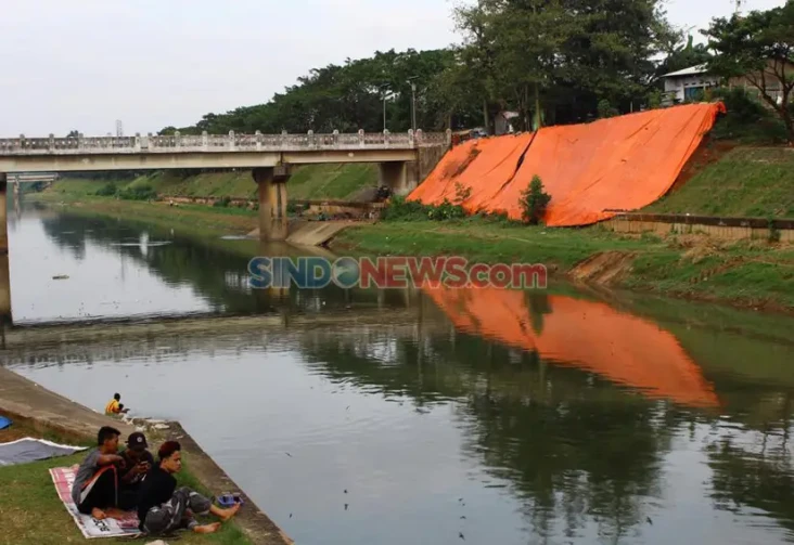 Melihat Kanal Banjir...
