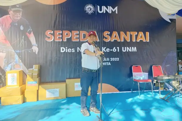 Rayakan Dies Natalis...