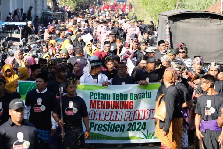 Diiringi Sumpah Palapa,...