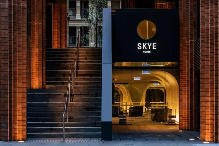 Skye Suites Sydney Sabet...