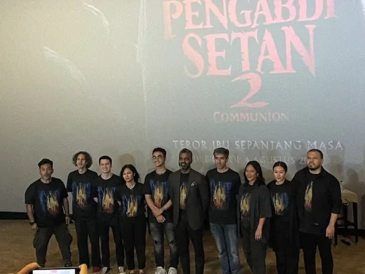 Gunakan Teknologi IMAX,...