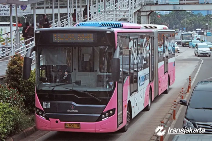 Transjakarta Operasikan...