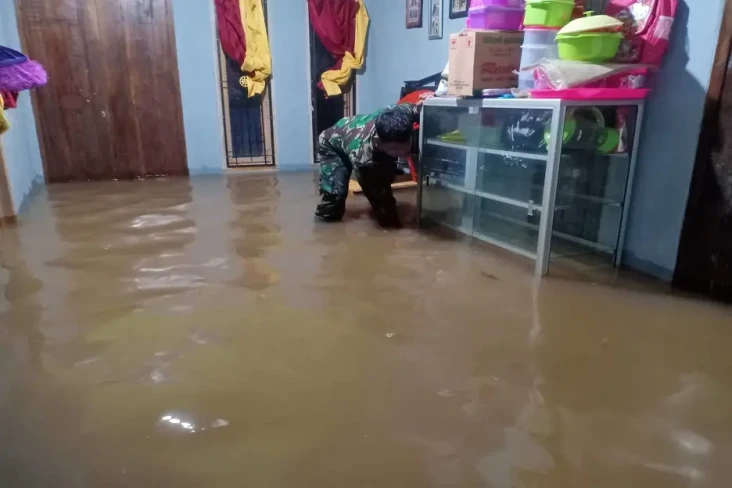 Hujan Lebat Selama 3...