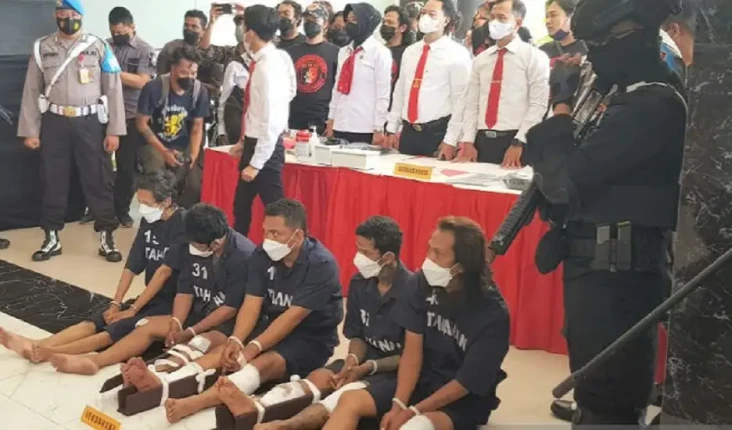 Pembunuh Bayaran Istri...