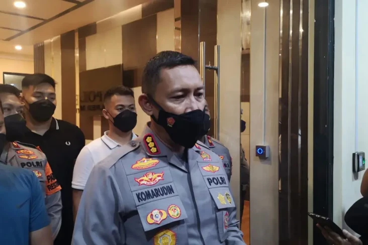 Pembunuhan di Kamar...