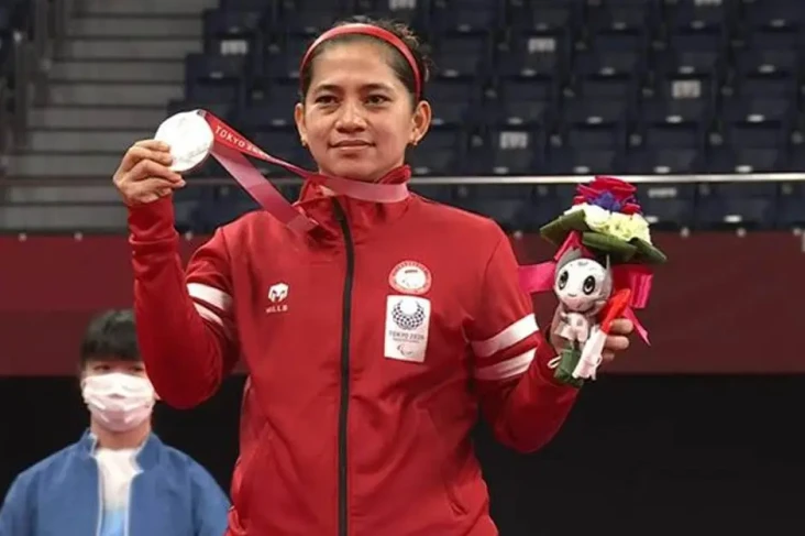 Juara Olimpiade Leani...