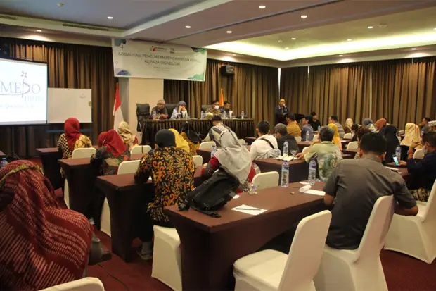 Bawaslu Sulsel Sosialisasi...