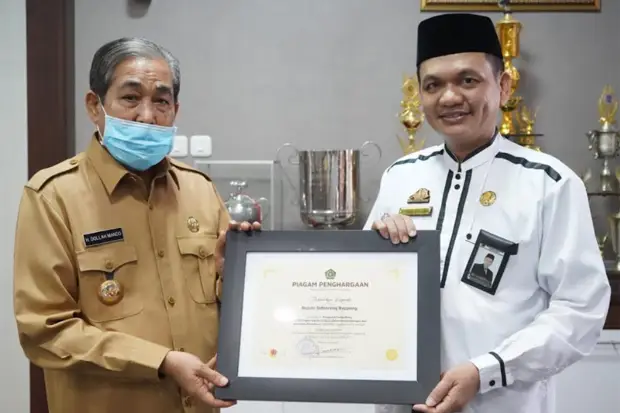 Bupati Sidrap Terima...