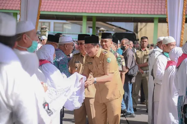 Wali Kota Padang Sidempuan...