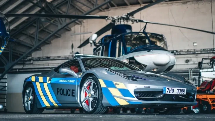 Ferrari 458 Dipakai...