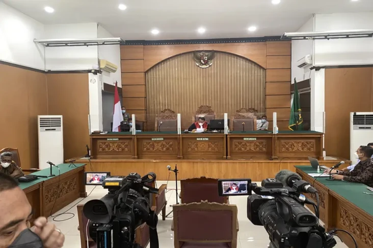 Hakim PN Jakarta Selatan...