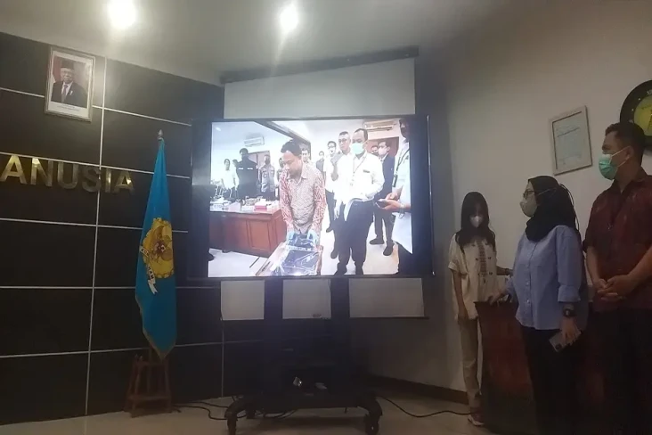 Komnas HAM Buka 20 Video...
