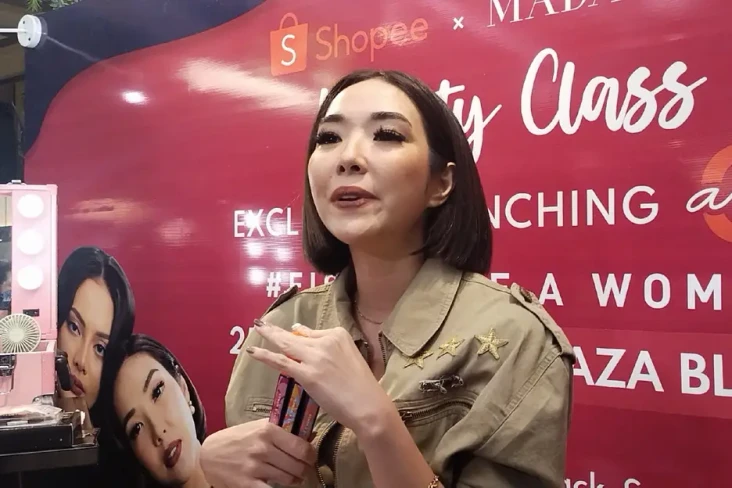Gisel Tetap Jalin Hubungan...