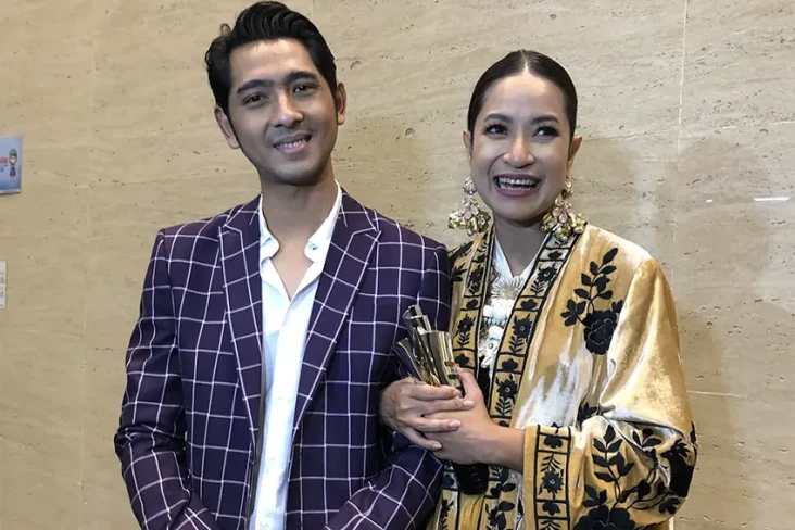 Arya Saloka Rebut Gelar...