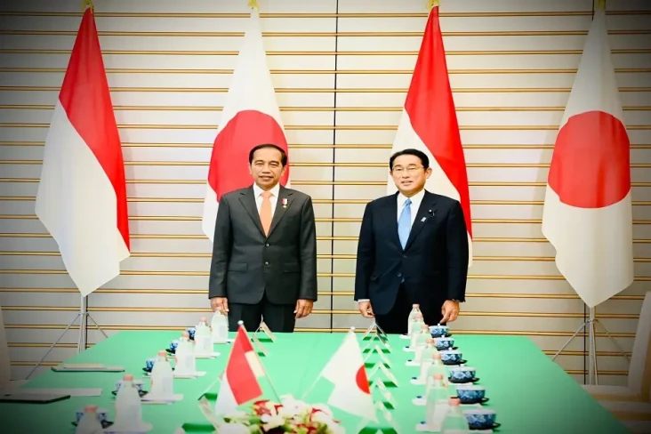 Presiden Jokowi dan...