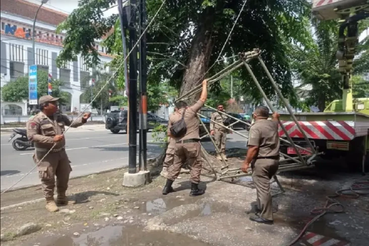 Menyalahi Aturan, Sejumlah...