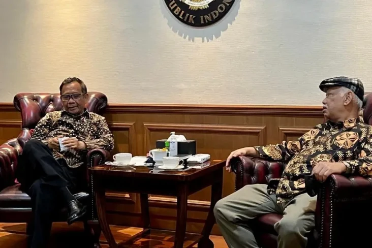 Bahas RKUHP, Dewan Pers...