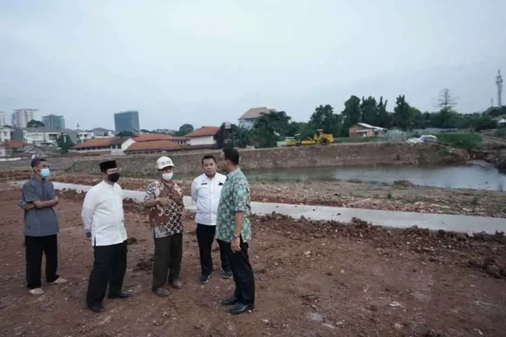 Tinjau Waduk Lebak Bulus,...