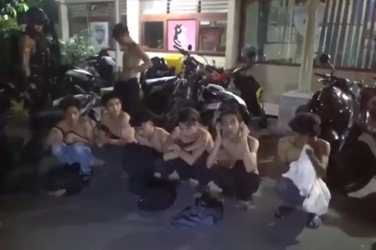 11 Pemuda Ditangkap...