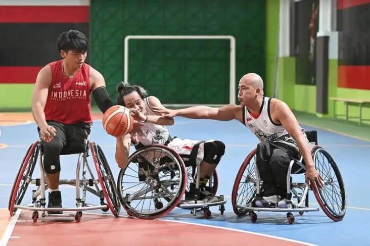 Pelatih Basket Kursi...