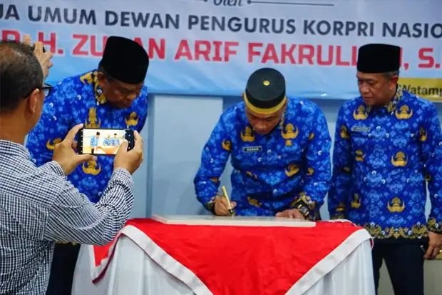 Ketua Umum Korpri Resmikan...