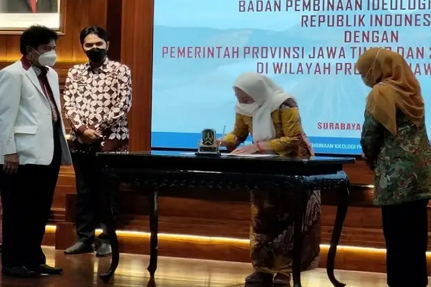 Dukung Penguatan Pancasila,...