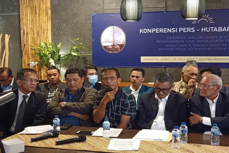 Ayah Brigadir J Dukung...