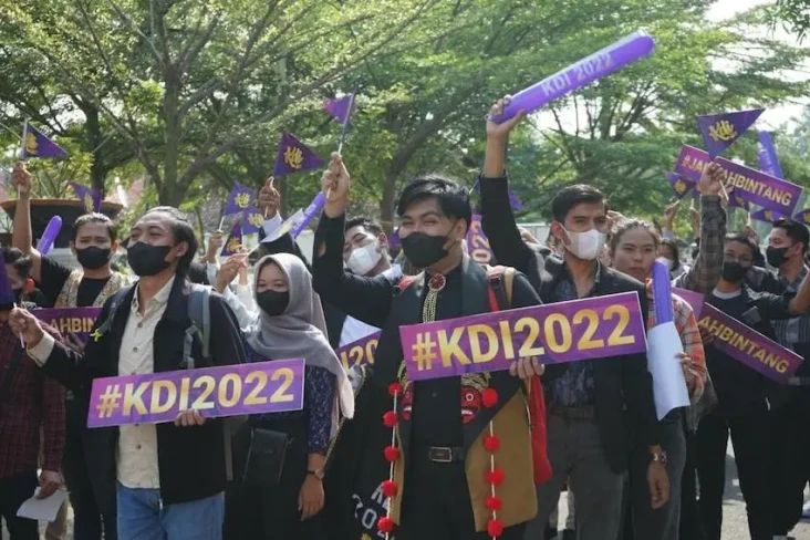 Ratusan Peserta Penuhi...