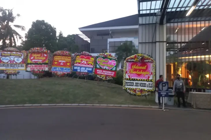 Karangan Bunga dari...