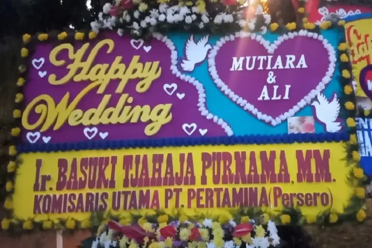 Karangan Bunga Ahok...