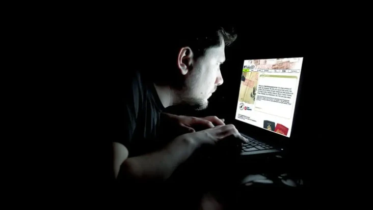 Misteri Mariana Web,...