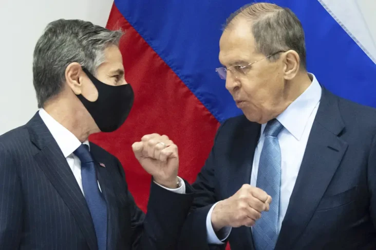 Menlu Rusia Gantung...
