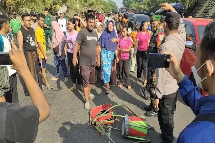 Melawan saat Ditertibkan,...