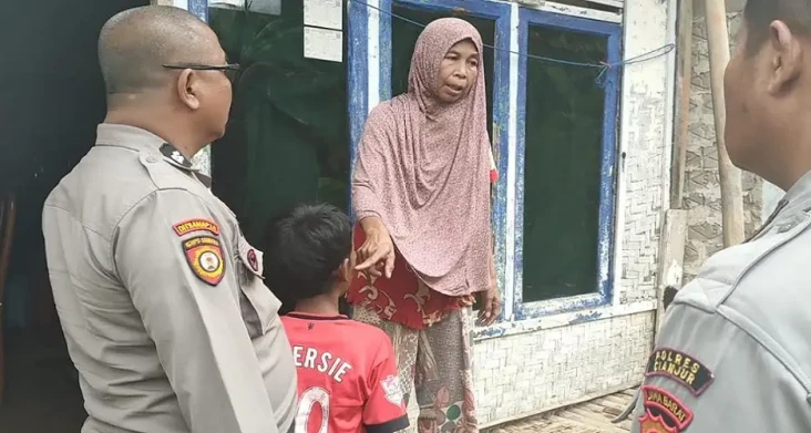 Sadis! Paman Siksa Keponakan...