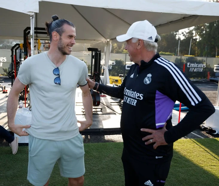 Gareth Bale Sambangi...