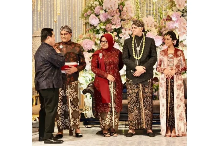 Hadiri Resepsi Pernikahan...