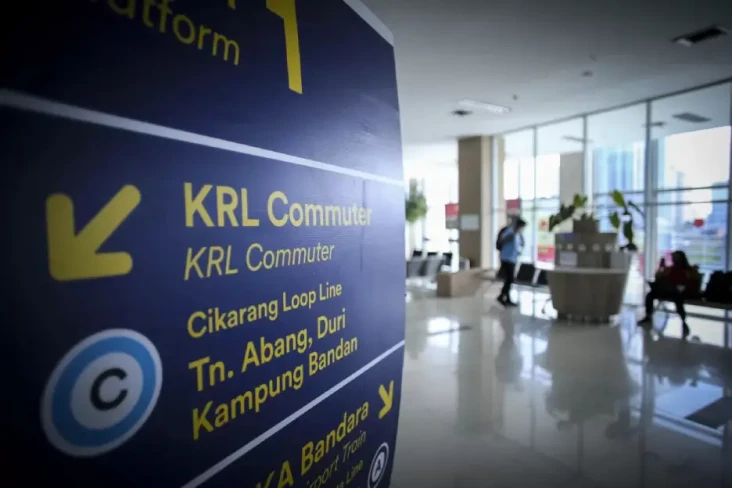 KAI Commuter Line Uji...